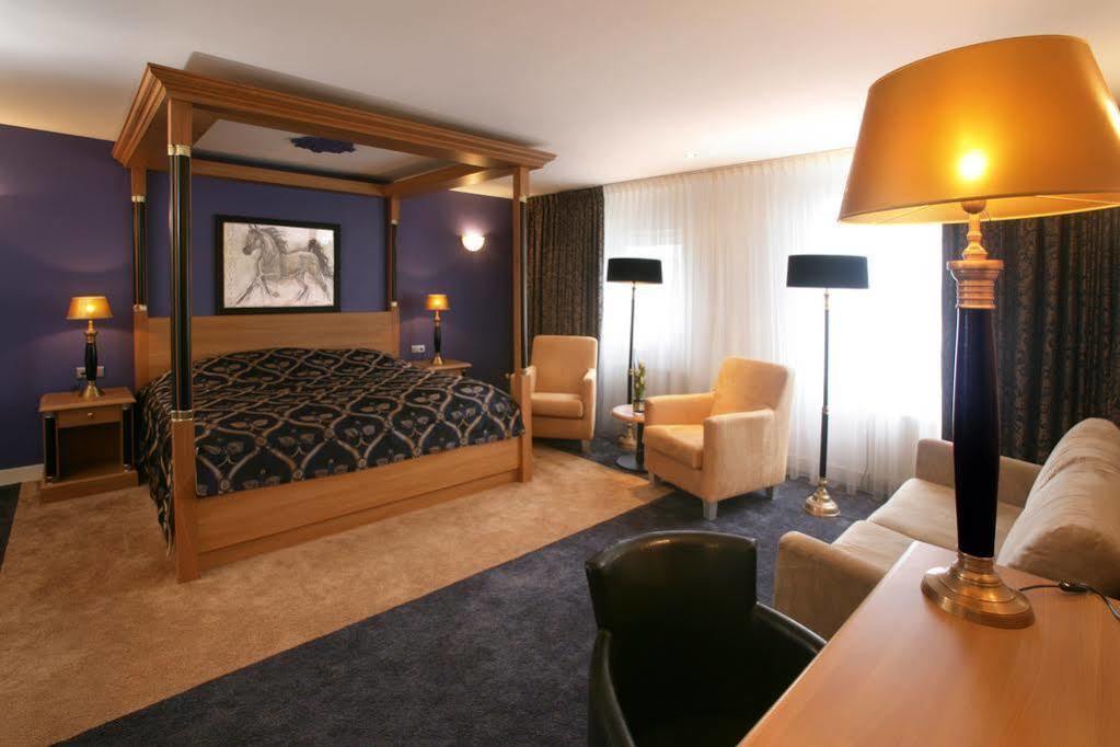 Van Der Valk Hotel Hardegarijp - Leeuwarden Eksteriør billede